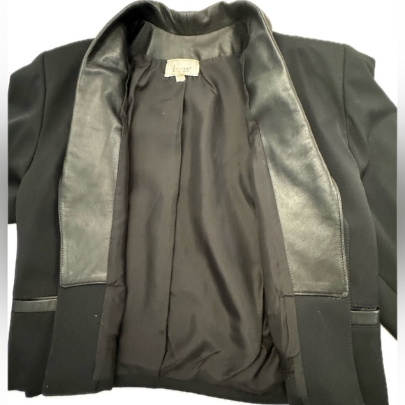 Vintage Leanto 80s Crop Blazer Tuxedo Jacket Black with Leather Detail size 5/6 - Picture 8 of 15